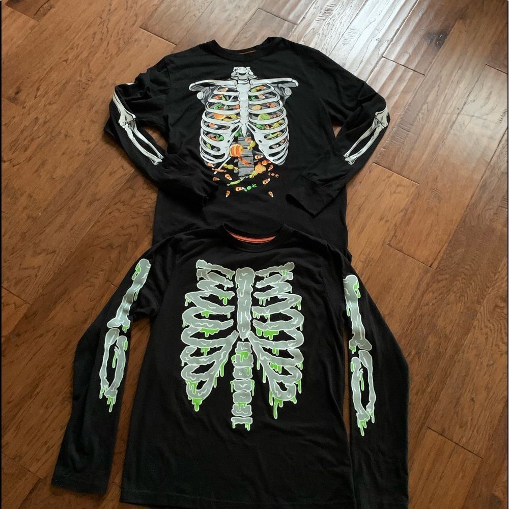 Set of 2 Halloween Glow In‎ The Dark T Shirts